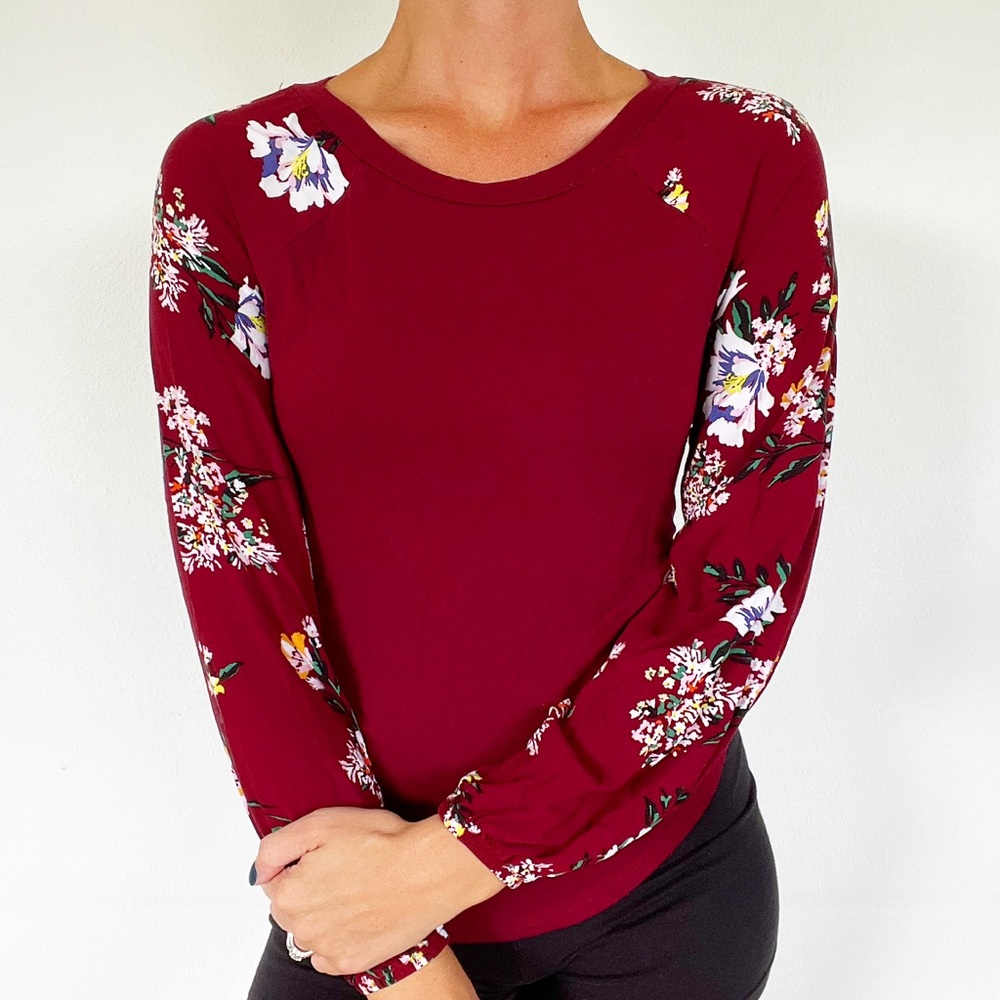 Love, fire maroon floral print long sleeve tee size small